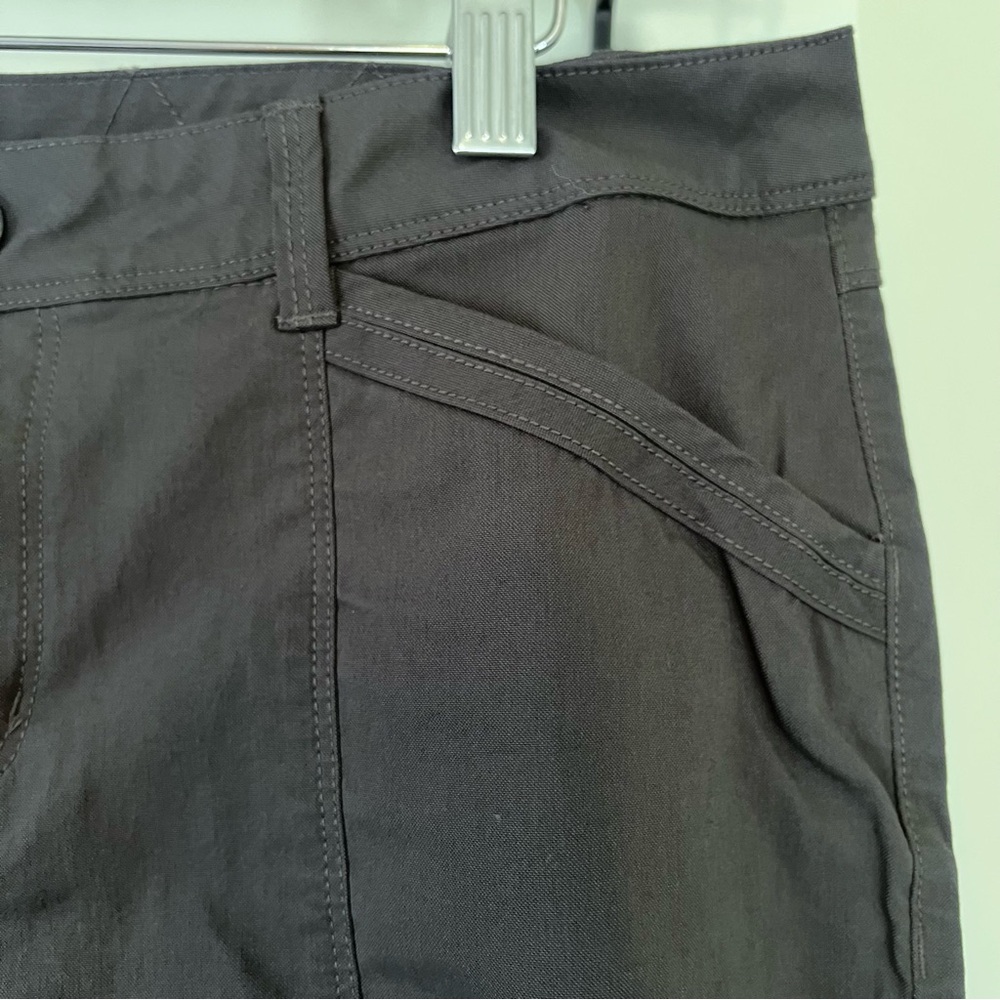 EUC Mountain Hardwear women’s black hiking pants, size 8 - Picture 3 of 9
